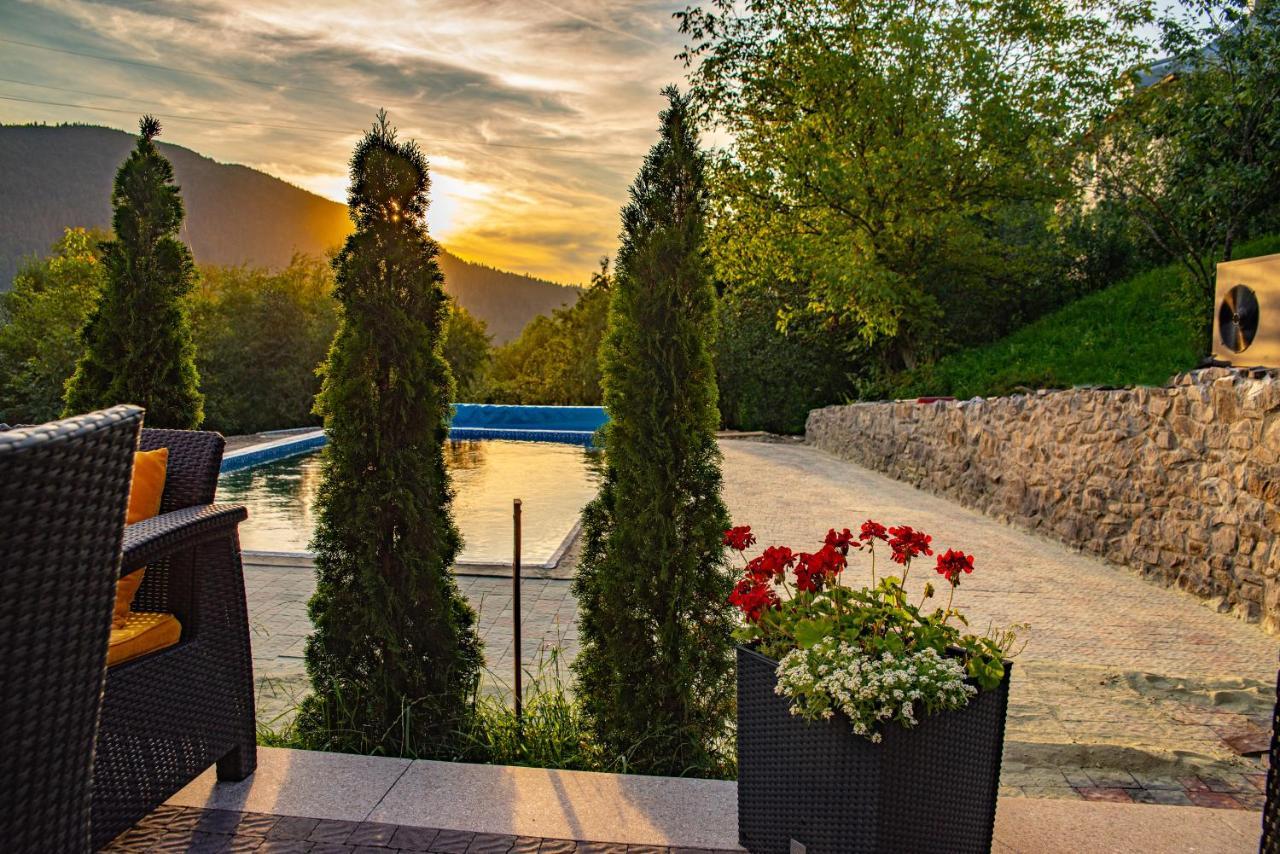 Hotel Купецький Двір Mizhhirya  Zewnętrze zdjęcie