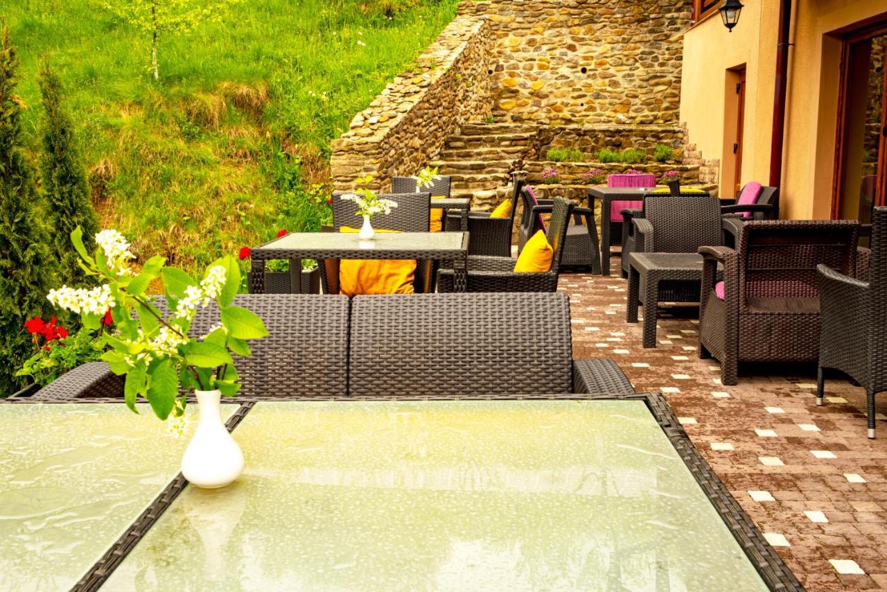 Hotel Купецький Двір Mizhhirya  Zewnętrze zdjęcie